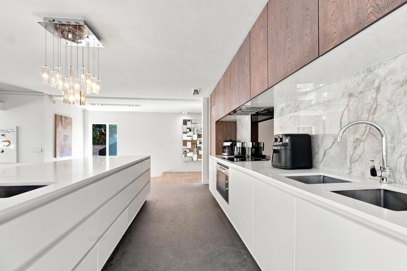 6 Bedroom Property for Sale in Camps Bay Western Cape